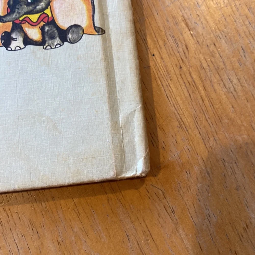 Vintage 1978 Walt Disney’s Dumbo the flying elephant book - Picture 7 of 7
